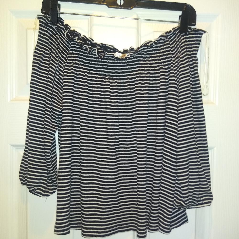 Heart and Hips M Black and White Blouse